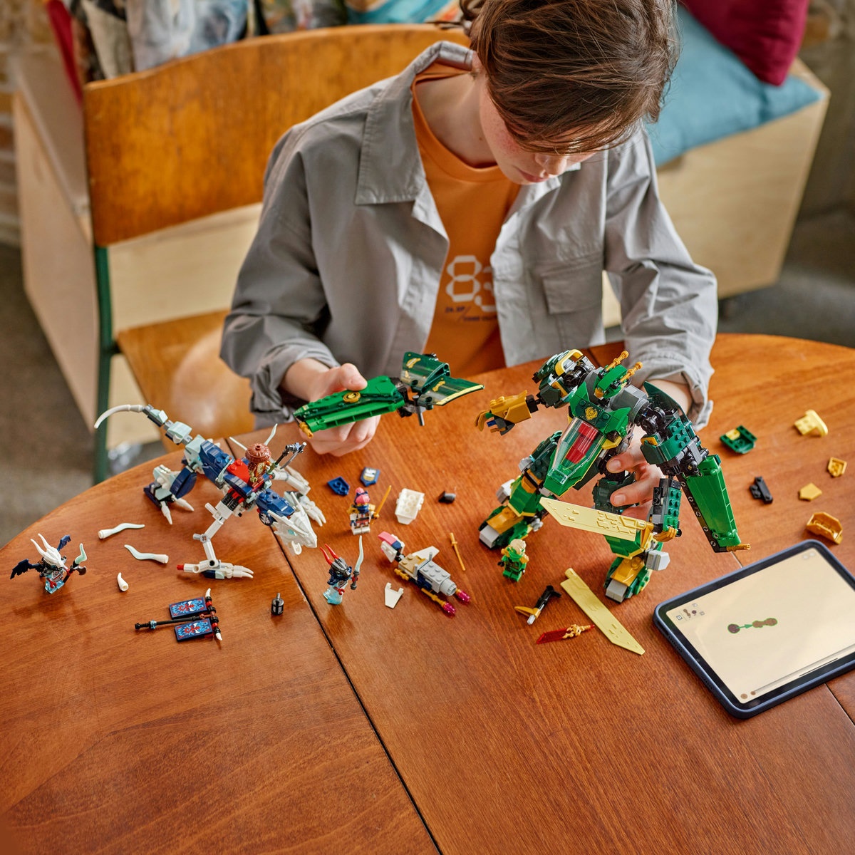 Set LEGO Ninjago - Robotul-avion cu reacție al lui Lloyd (71845) - 3 | YEO