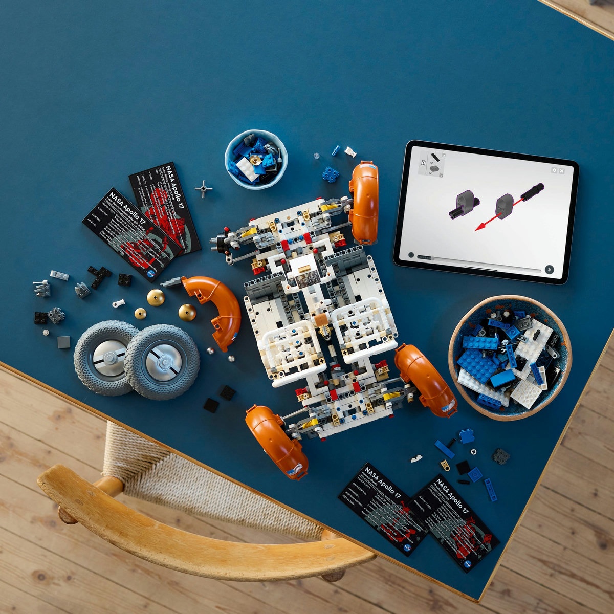 Set LEGO Technic - Roverul selenar din misiunile NASA Apollo (42182) - 3 | YEO