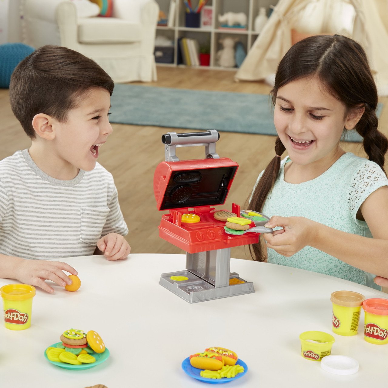 Play-Doh Set Gratar Cu Forme Si Stampile - 2 | YEO