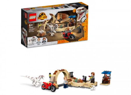 Set LEGO Jurassic World - Urmarirea lui Atrociraptor (76945)
