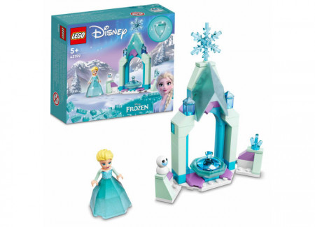 Curtea Castelului lui Elsa