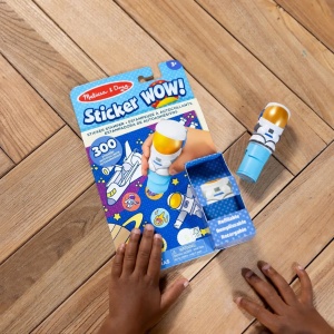 Melissa And Doug Sticker Wow Set De Joaca Autocolante Si Stampila Astronaut - Img 6