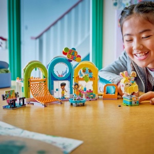 Set LEGO Friends - Loc de joacă la interior (42686) - Img 4