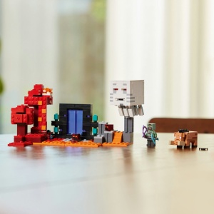 Set LEGO Minecraft - Amuscada in portalul Nether (21255) - Img 5