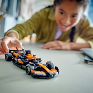 Set LEGO Speed Champions - Masina de curse McLaren F1® Team MCL38 (77251) - Img 6