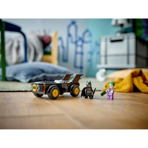 Set LEGO Super Heroes - Urmarire pe Batmobile: Batman contra Joker (76264) - Img 5