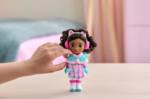 Gabbys Dollhouse Filmul Papusa Tinuta De Iarna Cu Accesorii - Img 4