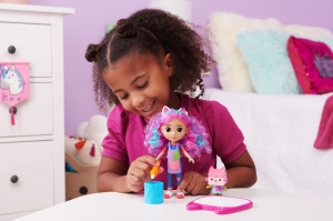 Gabbys Dollhouse Papusa Gabby Si Set De Creatie - Img 4