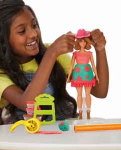 Play Doh Barbie Set Plastelina Creatii Vestimentare Cu Flori Si Franjuri Cowboy - Img 3