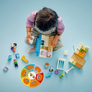 Set Jucarii LEGO DUPLO® - Prima vizita la doctor (10449) - Img 5