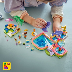 Set LEGO Friends - O zi distractivă în parcul acvatic (42676) - Img 5