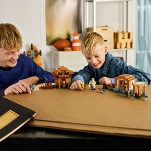 Set LEGO Minecraft - Atacul Evocatorilor asupra satului (21596) - Img 4