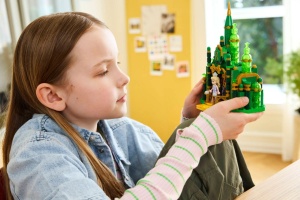 Set LEGO Wicked - Emerald City şi Castelul Kiamo Ko (75689) - Img 8