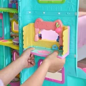 Gabbys Dollhouse Filmul Bucataria Magica A Lui Cakeys Cu Figurine Si Accesorii - Img 4
