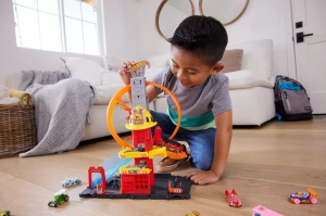 Hot Wheels Statia De Pompieri Super Loop - Img 2
