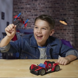 Marvel Spider Man Venom Versus Lansator Auto Si Figurina Miles Morales - Img 2