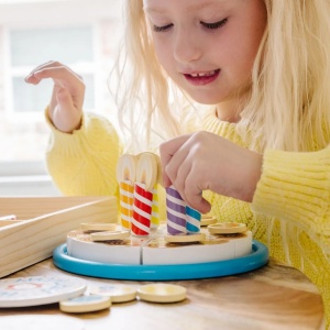 Melissa And Doug Set De Joaca Din Lemn Tort Aniversar - Img 4