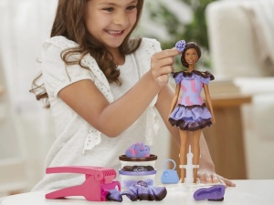 Play Doh Barbie Set Plastelina Barbie Fashionista Ruffles Creatii Vestimentare - Img 3