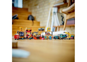 Set LEGO City - Service pentru personalizarea masinilor (60389) - Img 7