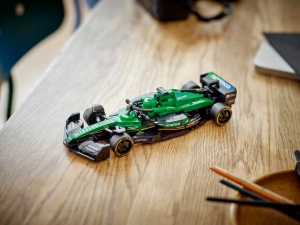 Set LEGO Speed Champions - Masina de curse Aston Martin Aramco F1® AMR24 (77245) - Img 4