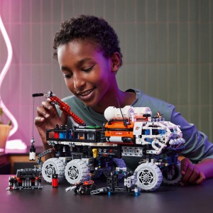 Set LEGO Technic - Rover de explorare pe Marte cu echipaj (42180) - Img 8
