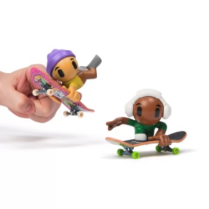Tech Dech Sk8 Crew Pachet 2 Seturi Placa Si Figurina 9.6Cm Casca Mov Si Casti Albe - Img 5