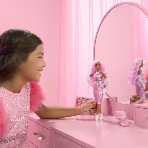 Barbie Deluxe Style Papusa Barbie Cu Par Mov - Img 2