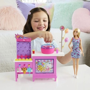 Barbie Mysteries Detectivi Pe Plaja Set Cabina De Jocuri Si Papusa Barbie Malibu Cu Accesorii - Img 2