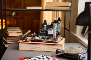 Set de construcție LEGO® Wednesday - Academia Nevermore (76788), 890 piese, 10+ ani - Img 6