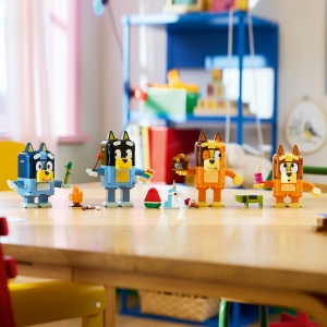 Set LEGO Bluey - Familia lui Blue din cărămizi (11217) - Img 6
