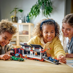 Set LEGO City - Camion F1 cu masinile F1 RB20 si AMR24 (60445) - Img 2