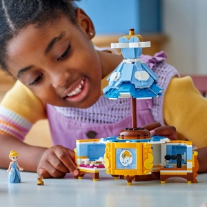 Set LEGO Disney - Rochia Cenusaresei (43266) - Img 7