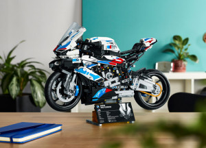 Set LEGO Technic - Motocicleta BMW M1000 RR K66 (42130) - Img 4