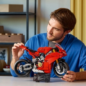 Set LEGO Technic - Motocicleta Ducati Panigale V4 S (42202) - Img 6