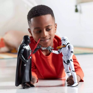 Figurina interactiva premium Darth Vader, Star Wars, umini si sunete activate de miscare, 25 cm - Img 4