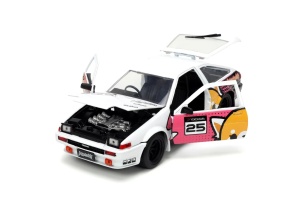 Jada Aggretsuko Set Masinuta Metalica Si Figurina Aggretsuko Si Toyota Trueno Scara 1:24 - Img 4