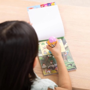 Melissa And Doug Sticker Wow Patrula Catelusilor Set De Joaca Autocolante Si Stampila Skye - Img 6