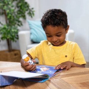Melissa And Doug Sticker Wow Set De Joaca Autocolante Si Stampila Astronaut - Img 4
