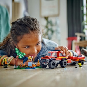Set LEGO City - Camion 4X4 si barca de pompieri (60412) - Img 8