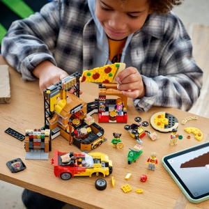 Set LEGO City - Experiența livrării de pizza cu vehicule (60496) - Img 7