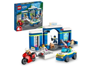 Set LEGO City - Urmarire la sectia de politie (60370)