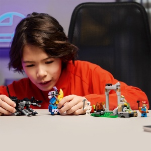 Set LEGO FORTNITE - Tabara lui Peely si Sparkplug (77075) - Img 4