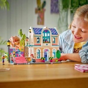 Set LEGO Friends - Casa familiei lui Liann (42687) - Img 4