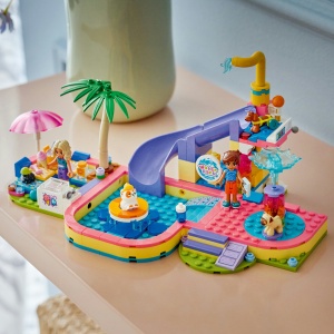 Set LEGO Friends - O zi distractivă în parcul acvatic (42676) - Img 8