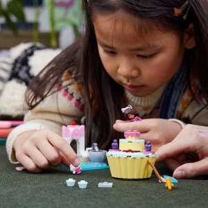 Set LEGO Gabbyʼs Dollhouse - Distractie in bucatarie (10785) - Img 8