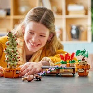 Set LEGO Harry Potter - Plante pentru ora de ierbologie de la Hogwarts (76474) - Img 4