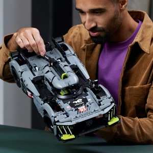 Set LEGO Technic - Peugeot 9x8 24H Le Mans Hybrid Hypercar (42156) - Img 5