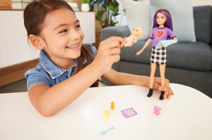 Barbie Papusa Skipper First Jobs Babysitter Papusa Satena - Img 3