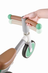 Hape Bicicleta De Echilibru Verde Cu 3 Roti - Img 7