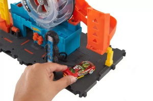 Hot Wheel City Vulcanizarea Super Twist - Img 4